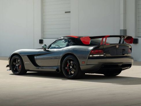 Used 2009 Dodge Viper ACR RWD image 6
