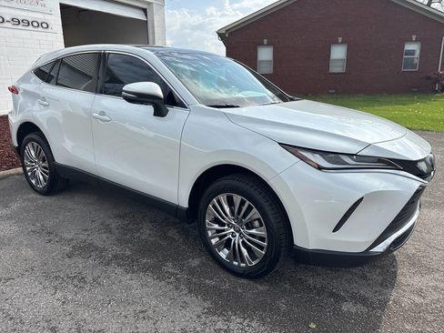 Used 2024 Toyota Venza Limited image 57