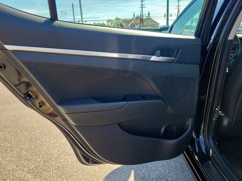 Used 2020 Hyundai Elantra SE w/ Cargo Package (C1) FWD image 14