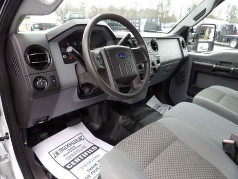Used 2015 Ford F550 2WD Regular Cab Super Duty w/ Power Equipment Group image 16