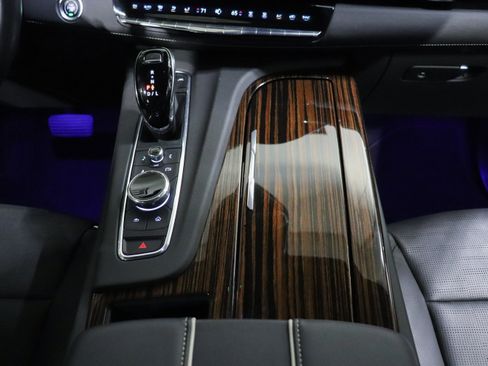 Used 2022 Cadillac Escalade ESV Premium Luxury image 33