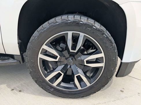 Used 2018 Chevrolet Tahoe Premier AWD/4WD image 10