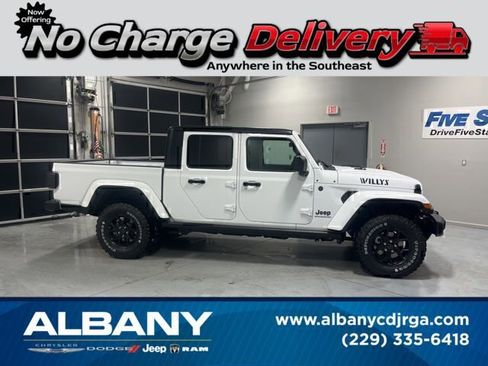 New 2026 Jeep Gladiator Sport AWD/4WD image 1