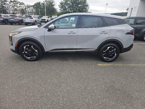 New 2026 Kia Sportage S image 2