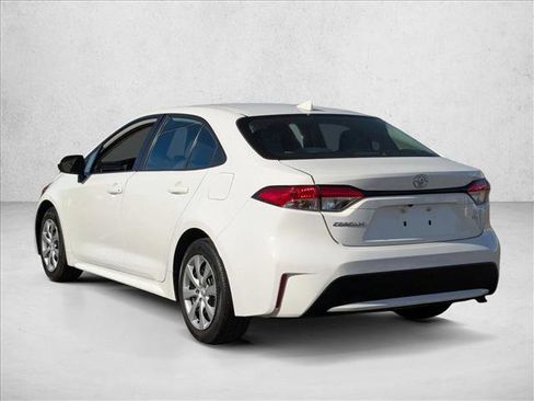 Used 2022 Toyota Corolla LE image 8
