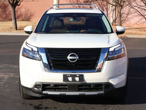 Used 2024 Nissan Pathfinder Platinum image 34