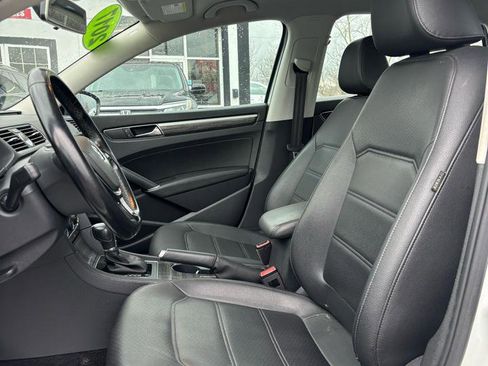 Used 2017 Volkswagen Passat 1.8T SE image 8