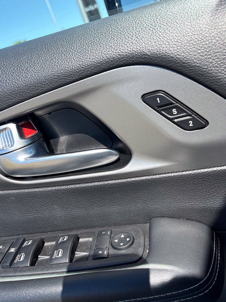 Used 2025 Chrysler Pacifica Select FWD image 19