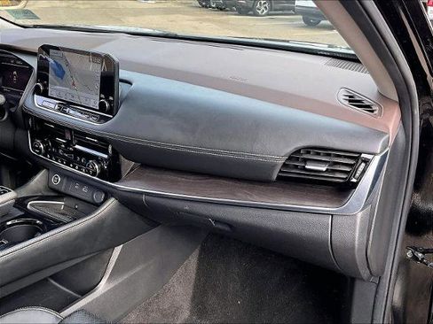 Certified 2023 Nissan Rogue Platinum w/ Platinum Premium Package image 13