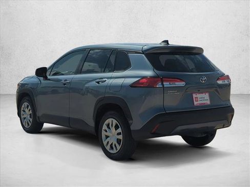 Certified 2022 Toyota Corolla Cross L image 8