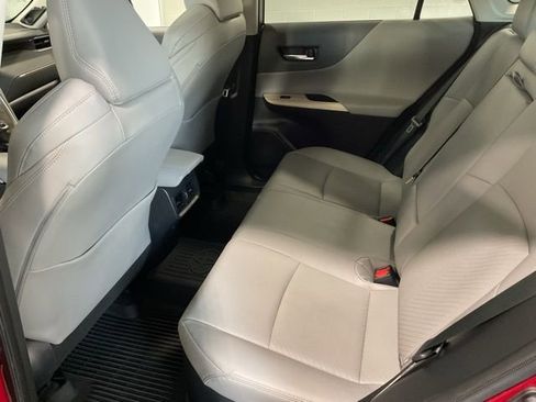 Used 2023 Toyota Venza Limited image 19