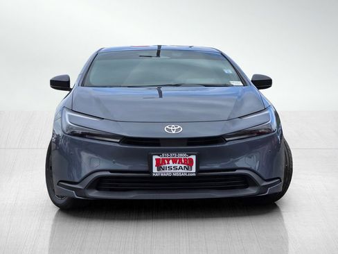 Used 2024 Toyota Prius LE FWD image 2