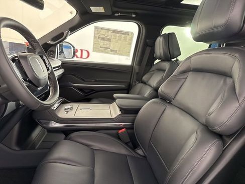 New 2025 Lincoln Navigator Reserve w/ Jet Appearance Package image 13