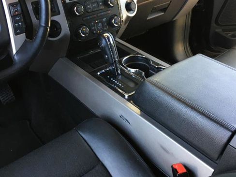 Used 2017 Ford Expedition Limited RWD image 19