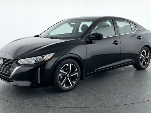 Used 2025 Nissan Sentra SV FWD image 3
