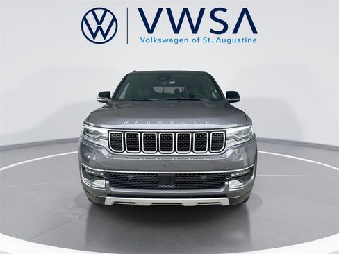 Used 2024 Jeep Wagoneer Series II image 2