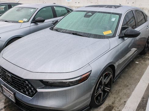 Used 2023 Honda Accord Sport image 2