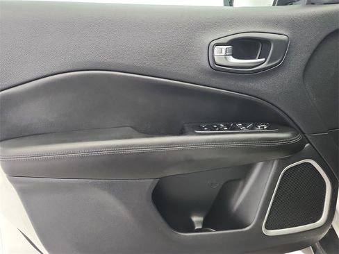 Used 2020 Jeep Compass Latitude image 19