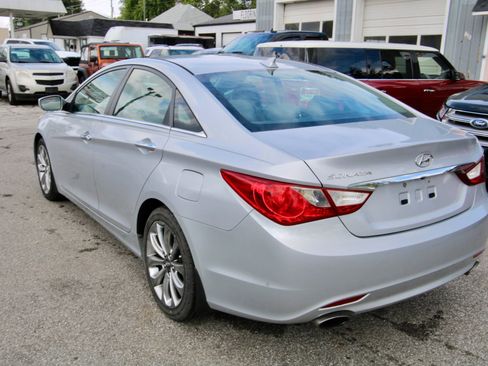 Used 2013 Hyundai Sonata SE w/ Navigation & Sunroof Pkg image 4