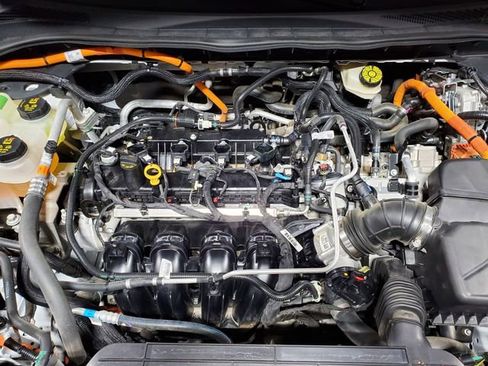 Used 2022 Ford Escape SE image 6