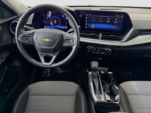 Used 2025 Chevrolet Trax LT w/ Driver Confidence Package FWD image 20