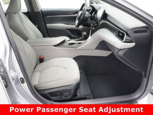 Used 2024 Toyota Camry XLE image 38