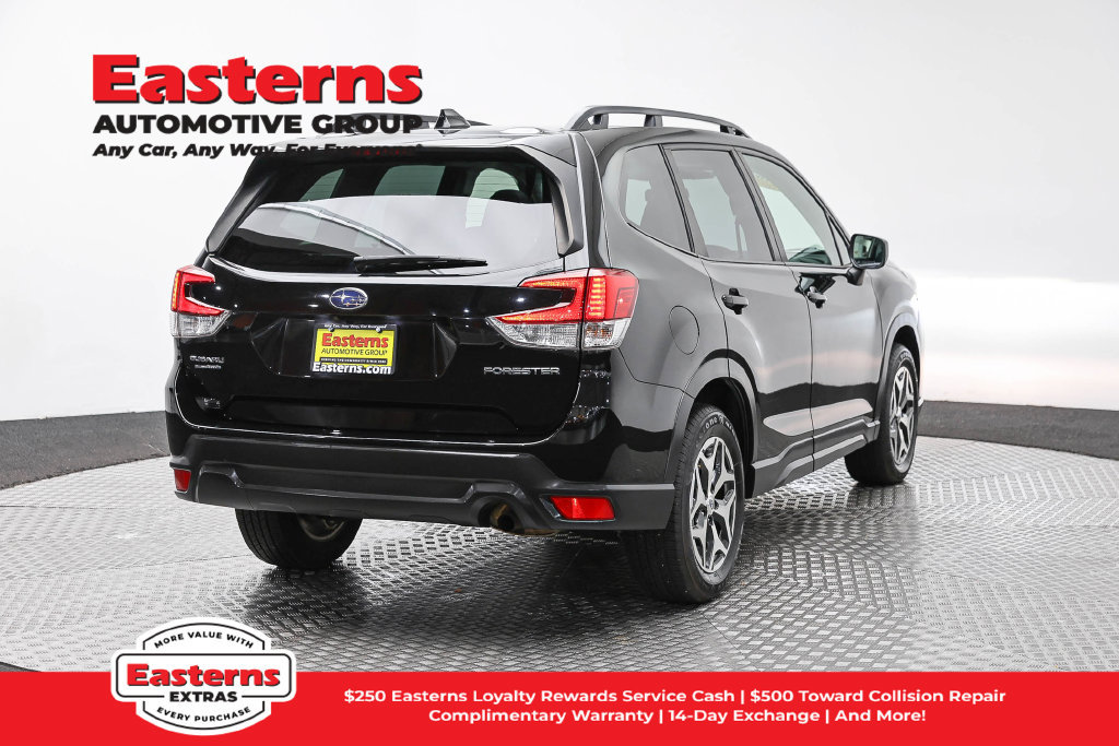 Used 2022 Subaru Forester Premium AWD/4WD image 6