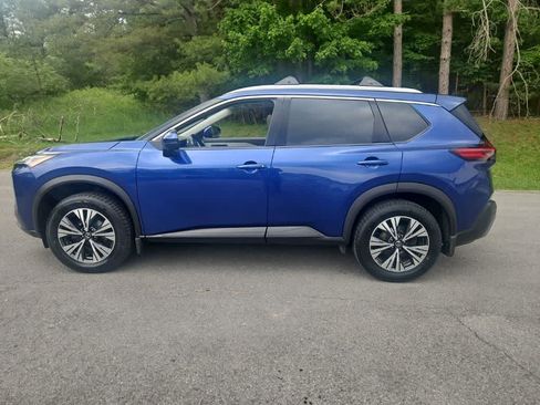 Used 2021 Nissan Rogue SV w/ Premium Package AWD/4WD image 2