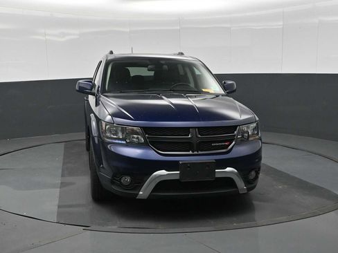 Used 2020 Dodge Journey Crossroad w/ Popular Equipment Group FWD image 3