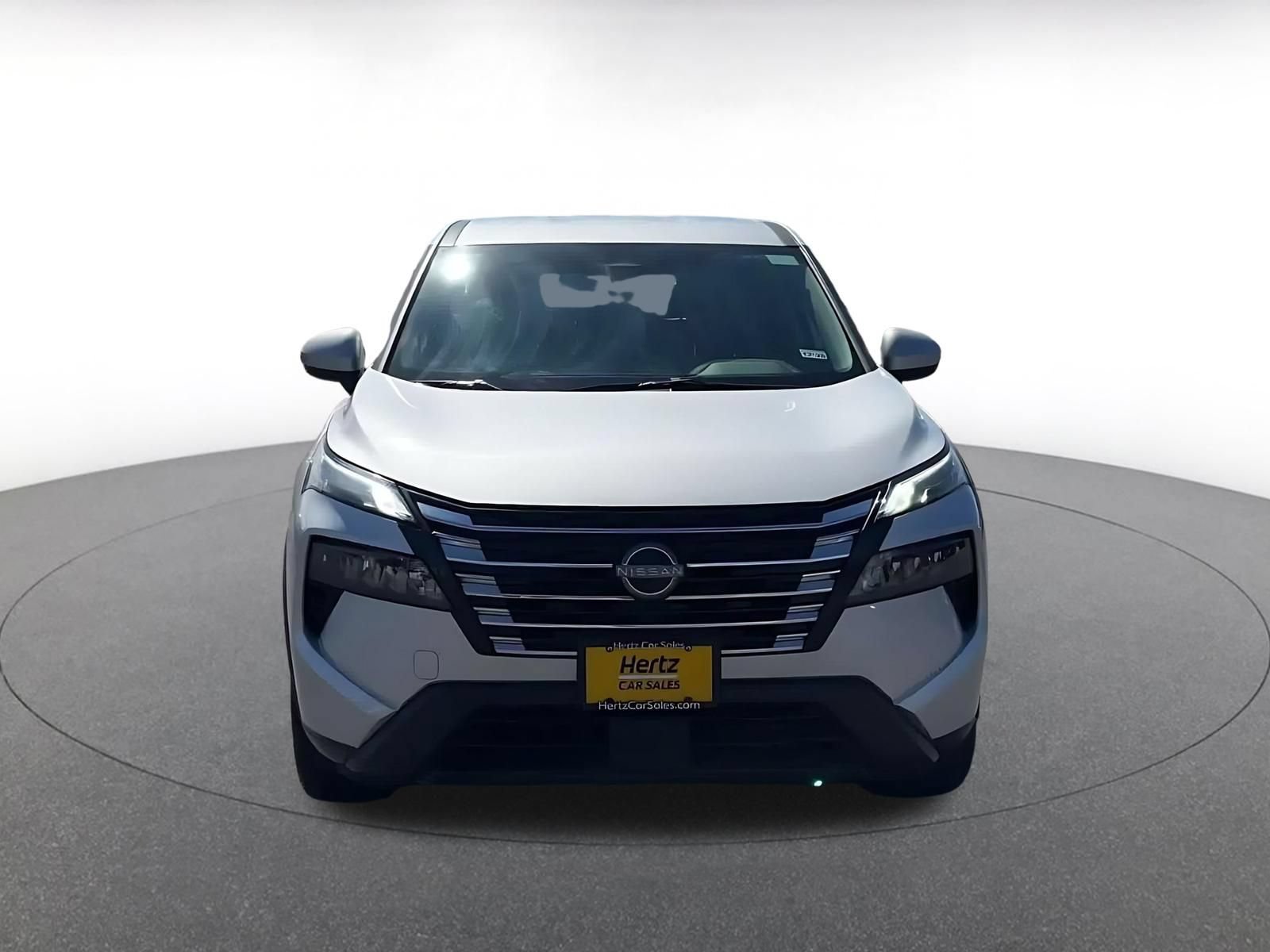 Used 2025 Nissan Rogue SV AWD/4WD image 4