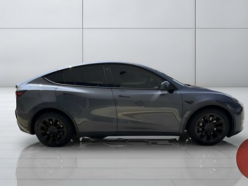 Used 2021 Tesla Model Y Long Range AWD/4WD image 8