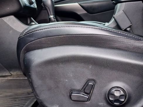 Used 2019 Jeep Cherokee Limited AWD/4WD image 12