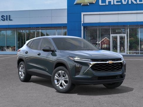 New 2026 Chevrolet Trax LS w/ Driver Confidence Package FWD image 7