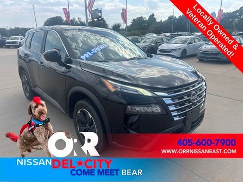 Used 2025 Nissan Rogue SV FWD image 7