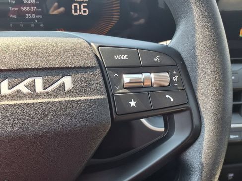 Used 2025 Kia K4 FWD image 23