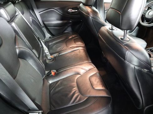 Used 2023 Jeep Cherokee Altitude Lux image 50