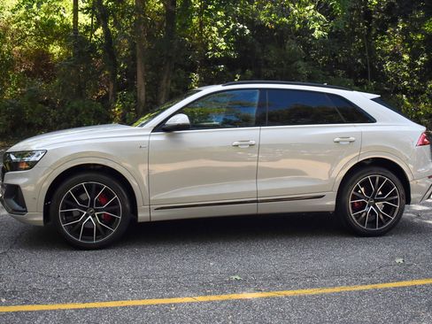 Used 2021 Audi Q8 Premium Plus w/ Premium Plus Package image 3