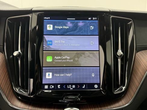 Certified 2023 Volvo XC60 B5 Ultimate w/ Climate Package image 17