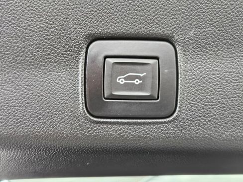 Used 2023 Chevrolet TrailBlazer RS w/ Sun and Liftgate Package FWD image 28