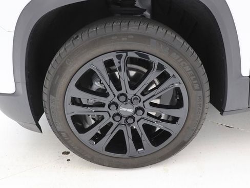 Used 2023 GMC Acadia SLT w/ Elevation Edition image 10