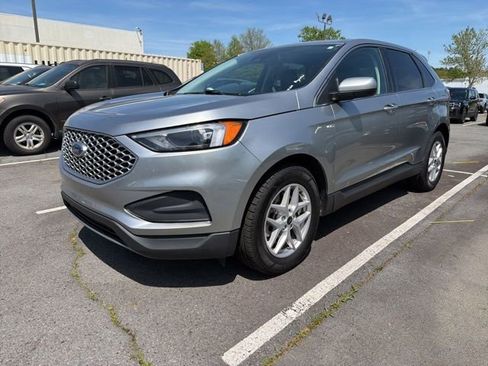 Used 2024 Ford Edge SEL image 3
