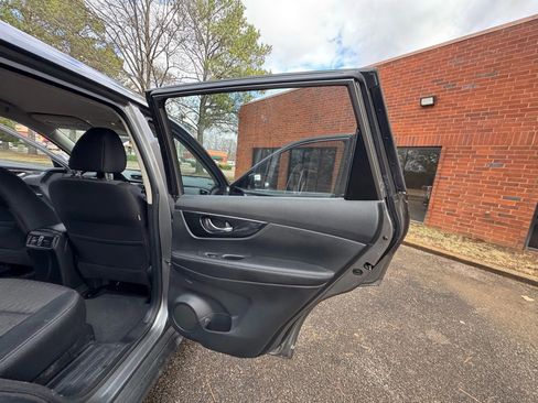 Used 2017 Nissan Rogue S image 21