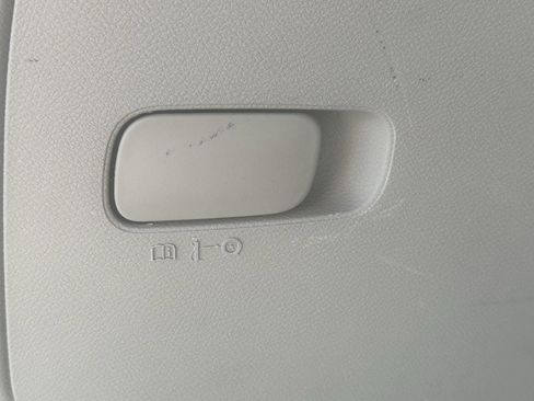 Used 2021 Chrysler Pacifica Touring-L image 8