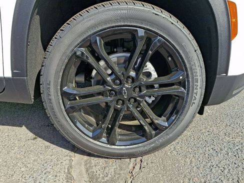 New 2026 Chevrolet Traverse LT w/ Driver Confidence Package AWD/4WD image 7