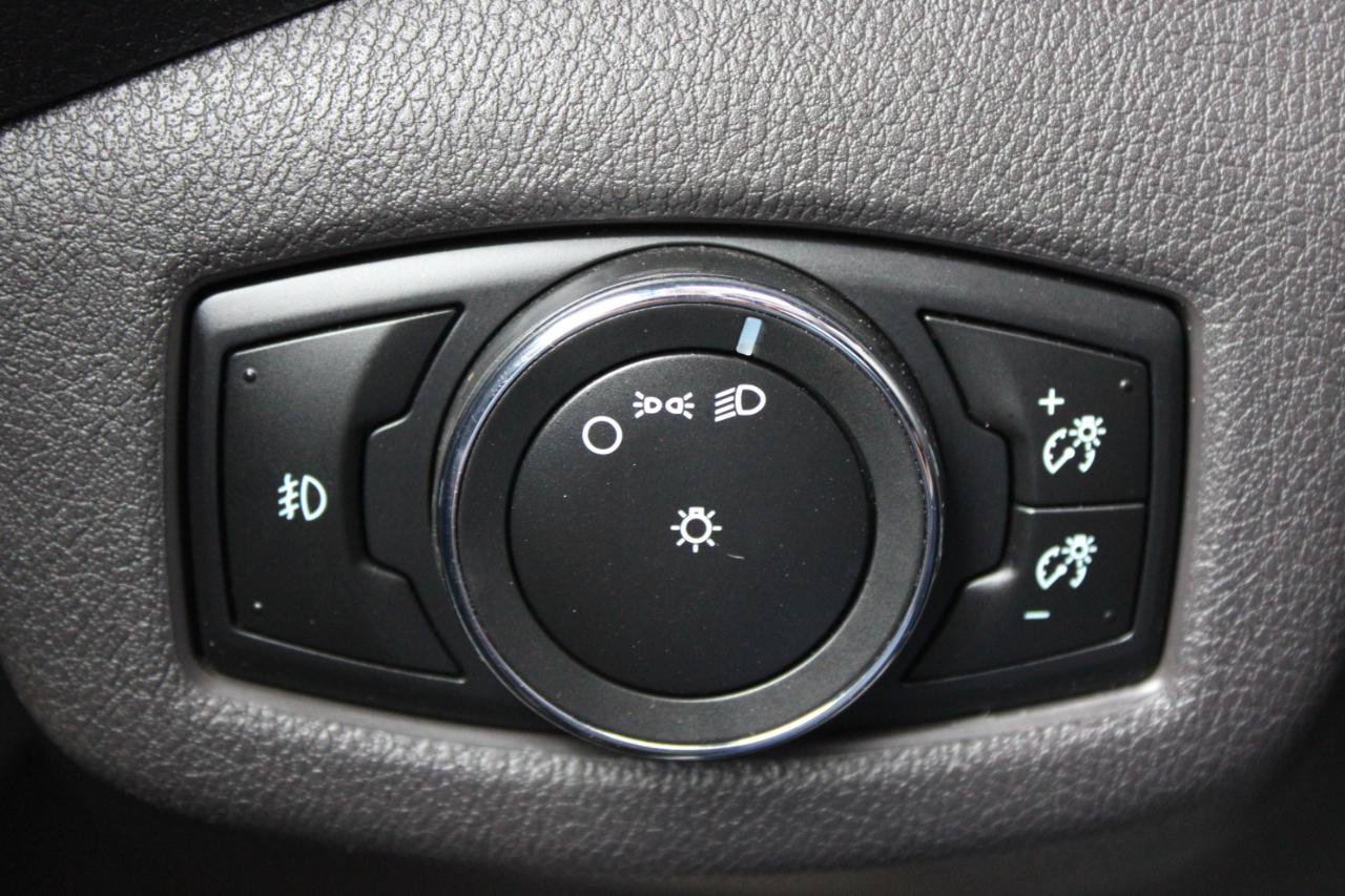 Used 2015 Ford Transit Connect XLT FWD image 27