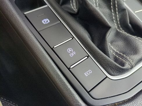 Used 2024 Volkswagen Jetta SE FWD image 25
