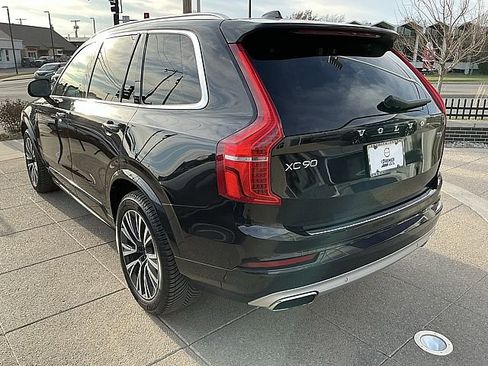 Used 2020 Volvo XC90 T5 Momentum w/ Protection Package Premier image 10