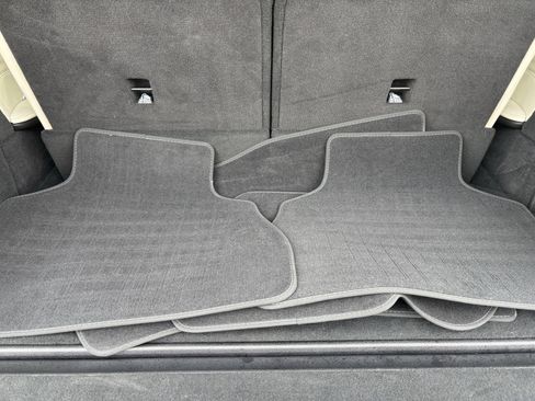 Certified 2024 BMW X7 xDrive40i w/ Executive Package image 33