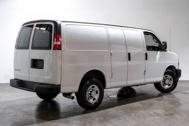 Used 2020 Chevrolet Express 2500 RWD image 10