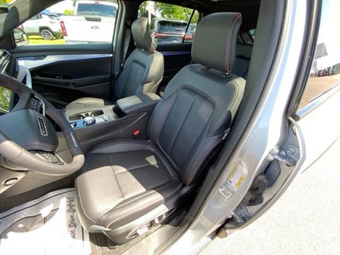 Used 2024 Jeep Wagoneer Launch Edition AWD/4WD image 10